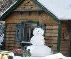 Снеговик Возле дома